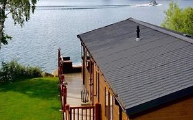 Fable Lodge Tattershall Lakes - Luxury Lakeside Lodge With Hot Tub